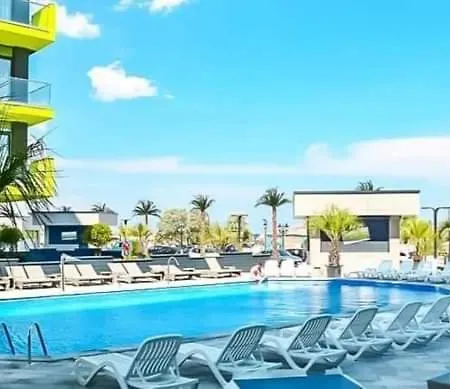 Promenada & Langa Plaja Mamaia Nord Lejlighed *