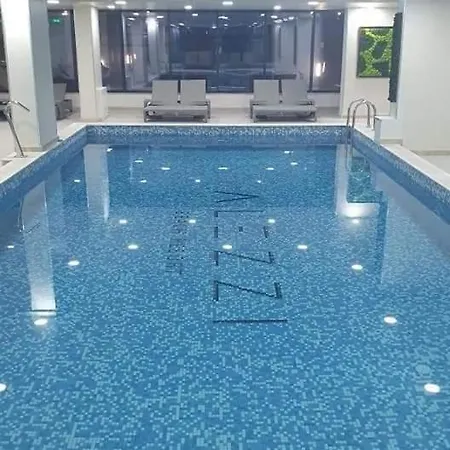 Promenada & Langa Plaja Mamaia Nord Apartamento