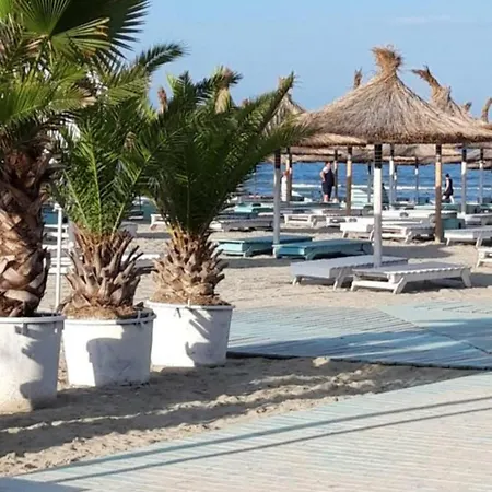 Promenada & Langa Plaja Mamaia Nord Lejlighed