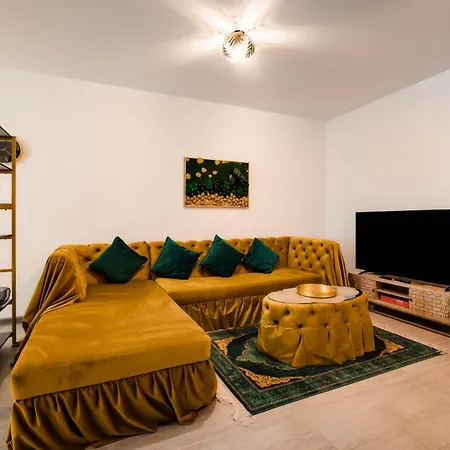 Promenada & Langa Plaja Mamaia Nord Apartment *