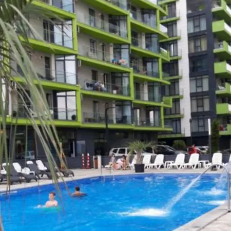 Promenada & Langa Plaja Mamaia Nord *