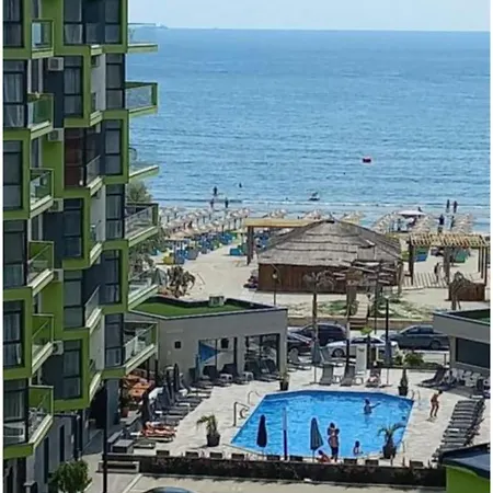 Promenada & Langa Plaja Mamaia Nord Apartamento *