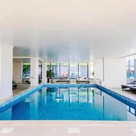 Promenada & Langa Plaja Mamaia Nord Apartamento *